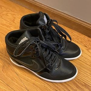Nike “Force Ski Hi”Wedge Sneaker